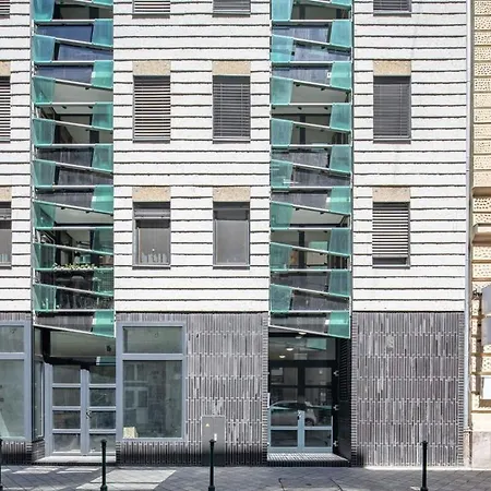 - New - Quiet - Balcony *