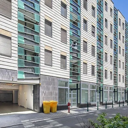 - New - Quiet - Balcony *